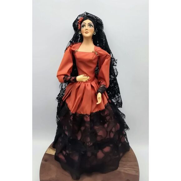 VINTAGE BEAUTIFUL SPANISH DOLL FROM MEXICO 12.5" - Picture 1 of 11